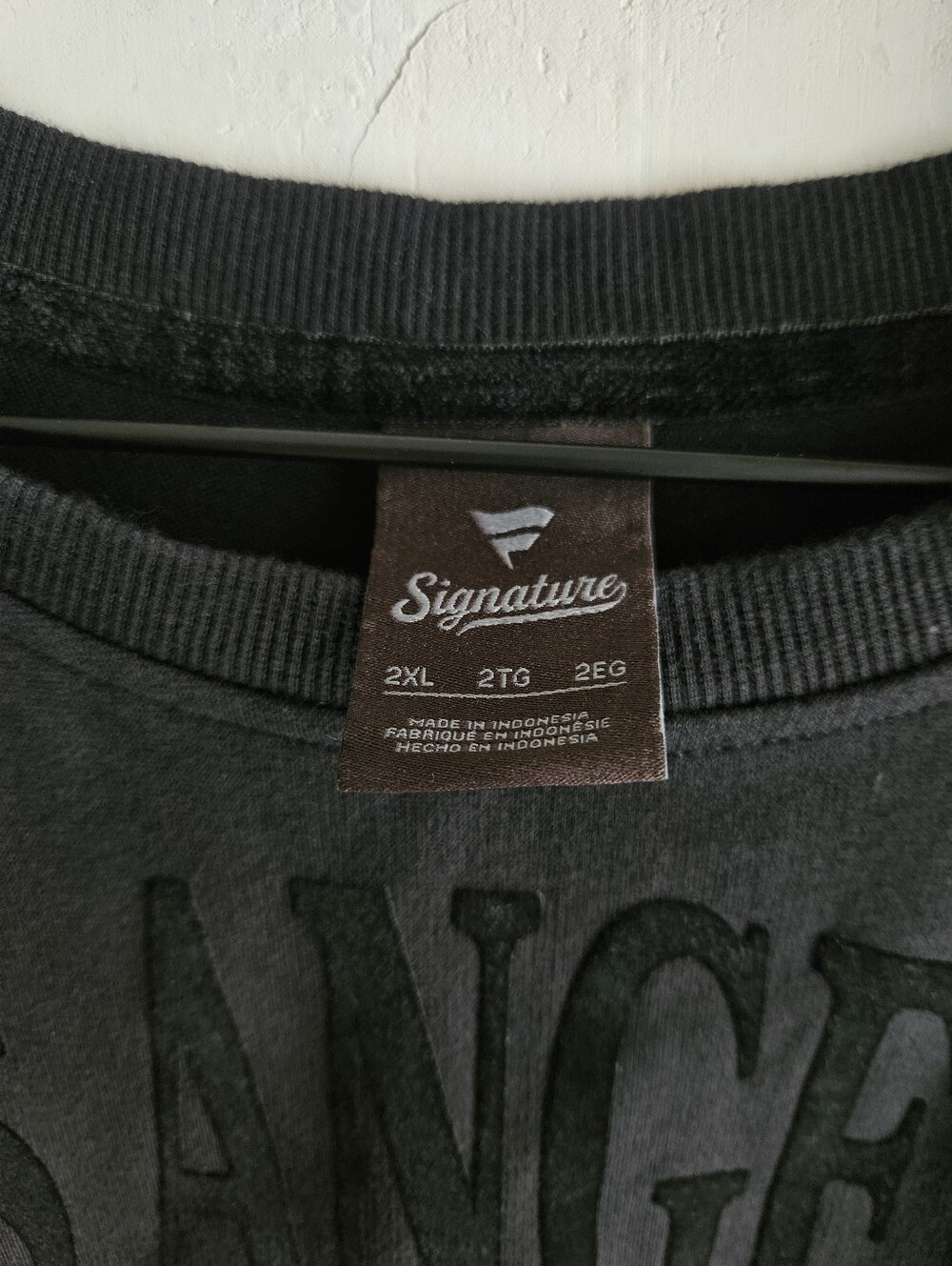 FANATICS | Los Angeles Basketball T-Shirt - Picture 3 of 6